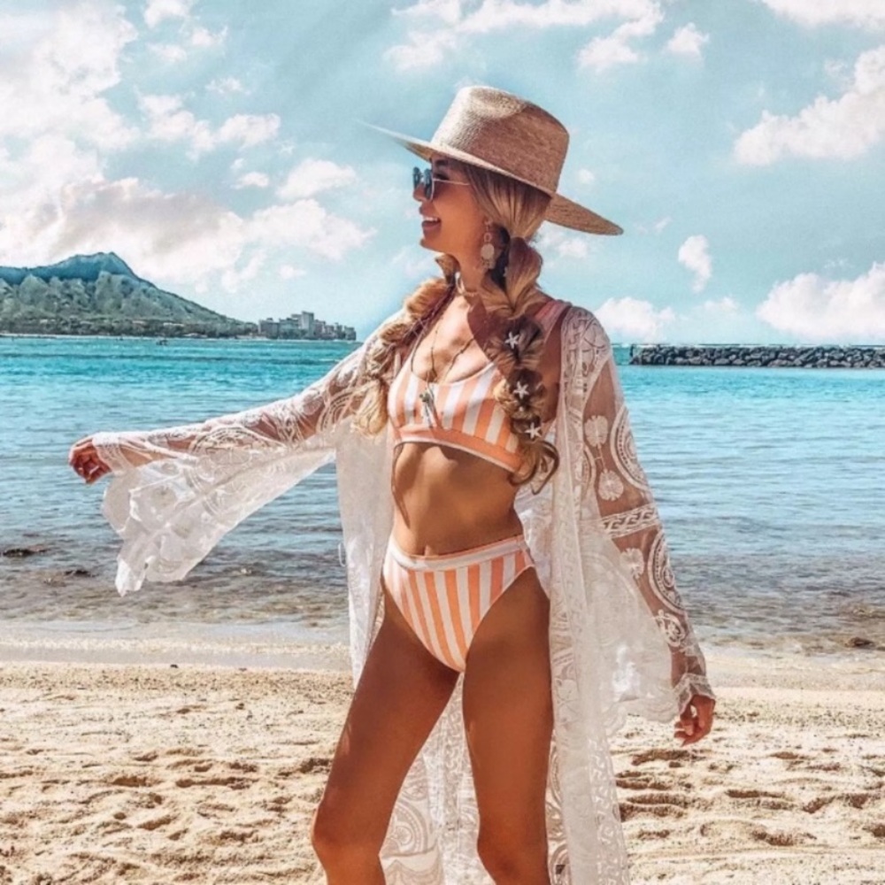 SOLD OUT White Bohemian Scalloped Embriodered Duster Kimono - Picture 3 of 8